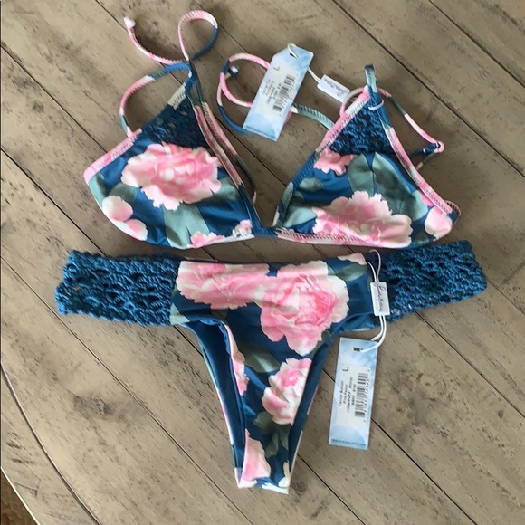 Frankie's Bikinis Other - Frankie’s bikinis Tanner set in Pink Peony